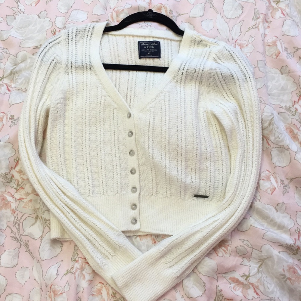 Abercrombie and Fitch Cable knit crop cardigan